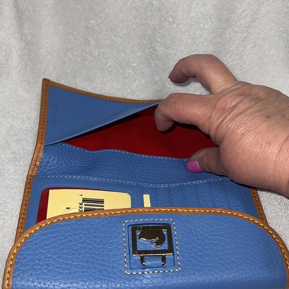 NWT Dooney and Bourke Pebble Leather credit card wallet. - Picture 9 of 10